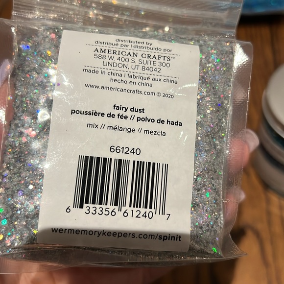 We R Memory Keepers SPIN IT POLYESTER GLITTER 5 NEW 8 used once- 10 oz bags each - Picture 12 of 17